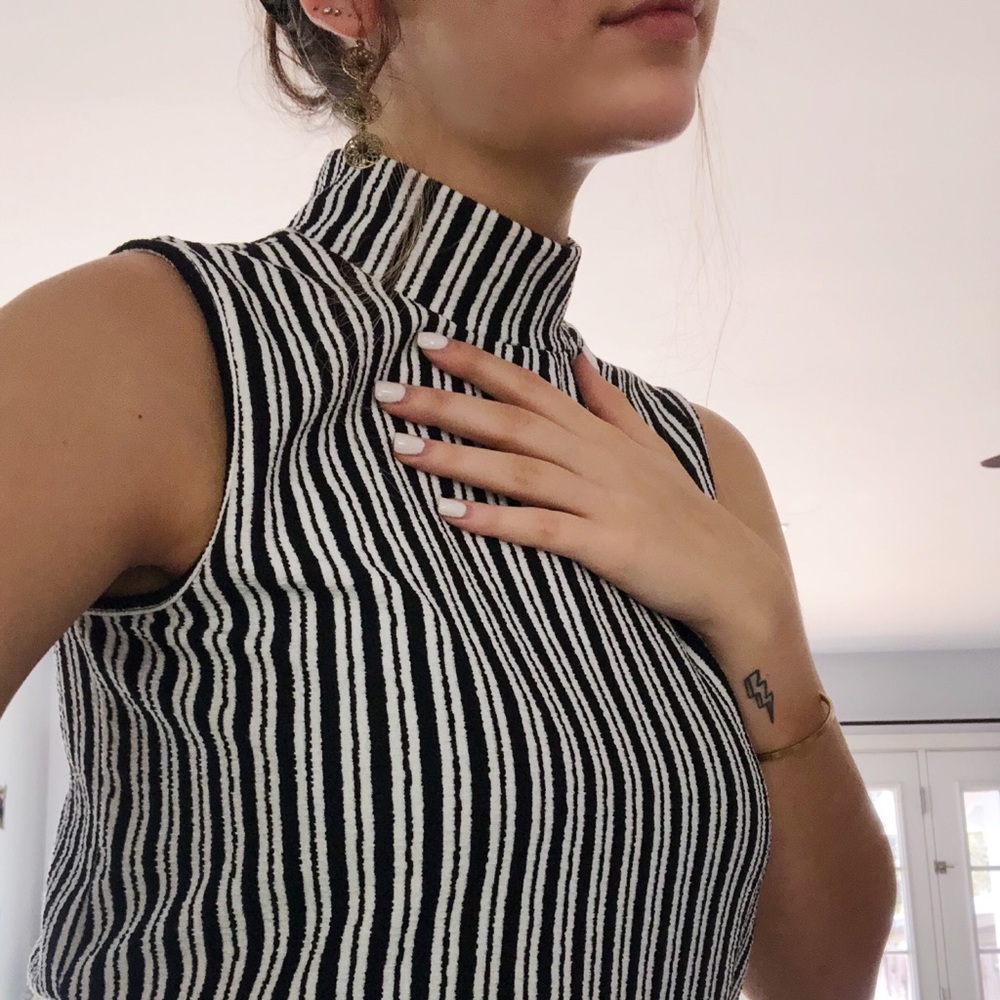 Striped short sleeve turtle neck!